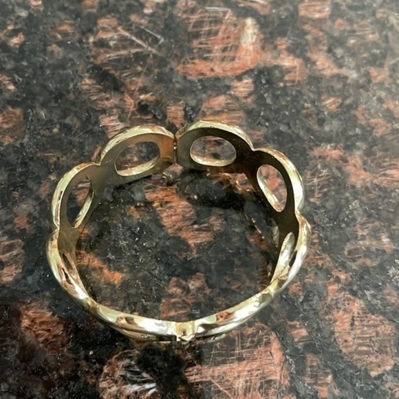 Costume gold bracelet - Picture 4 of 4